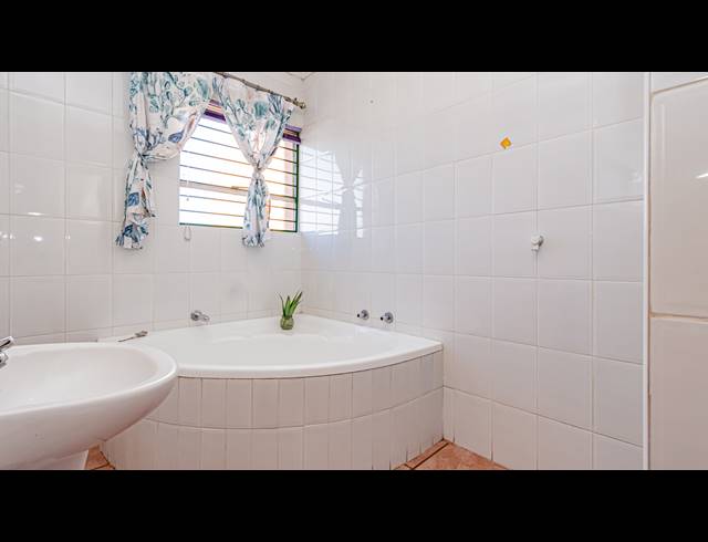3 BEDROOM TOWNHOUSE FOR SALE IN ALBERTON NORTH